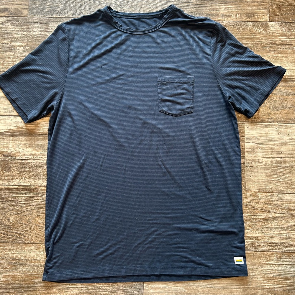 Vuori Men's Navy Blue T-Shirt